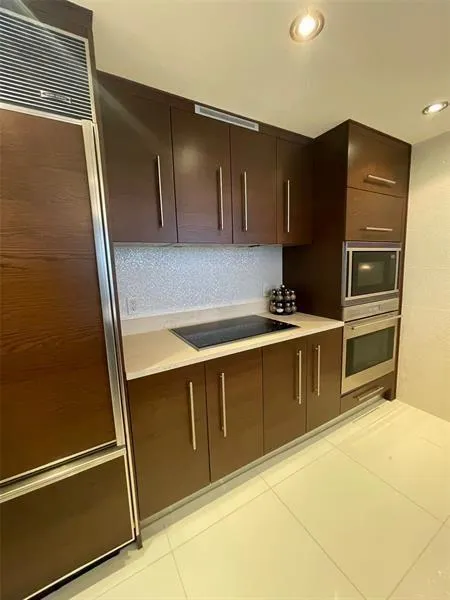 465 Brickell Avenue #1201 Miami, FL 33131