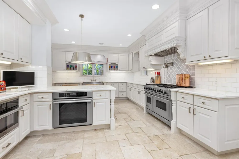 9 Via Vizcaya Palm Beach, FL 33480