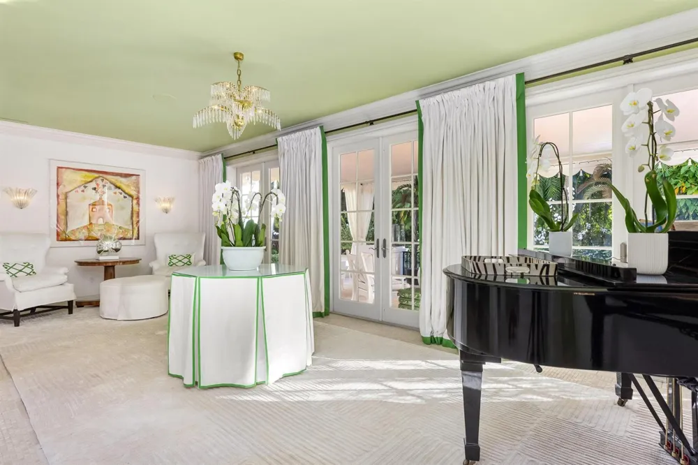 9 Via Vizcaya Palm Beach, FL 33480
