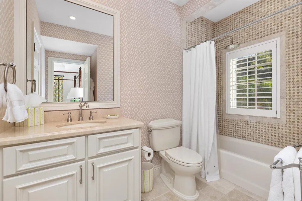 9 Via Vizcaya Palm Beach, FL 33480