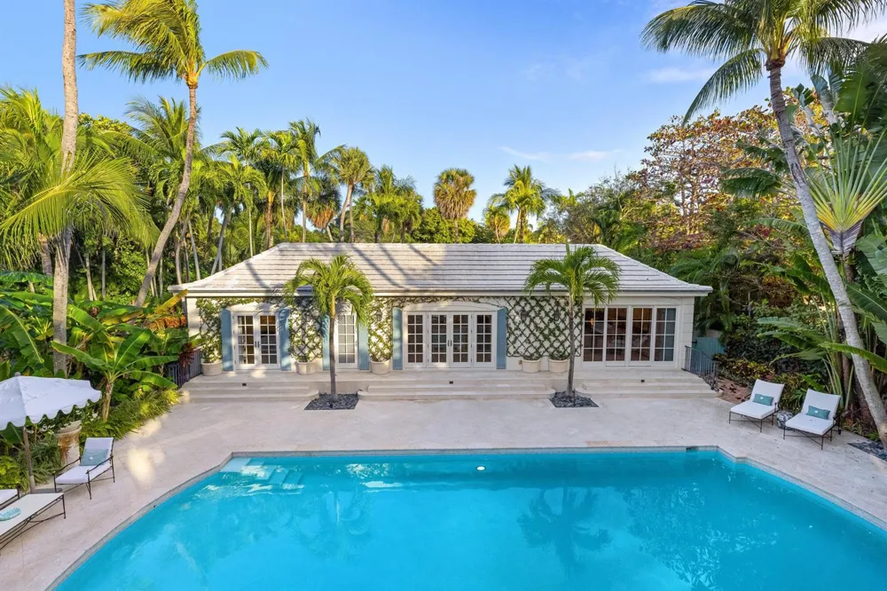 9 Via Vizcaya Palm Beach, FL 33480