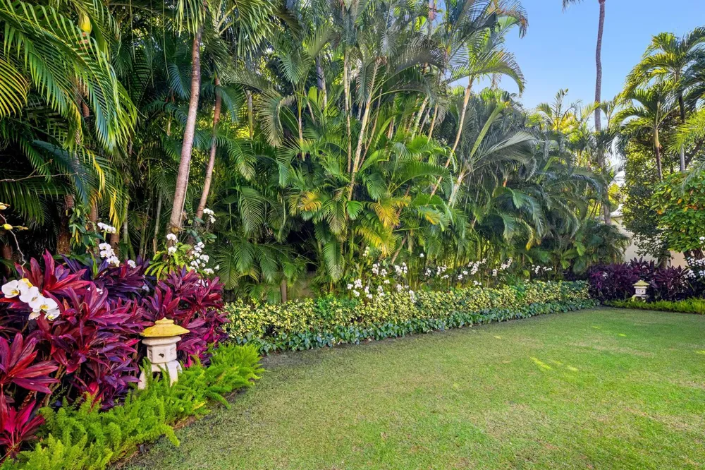 9 Via Vizcaya Palm Beach, FL 33480