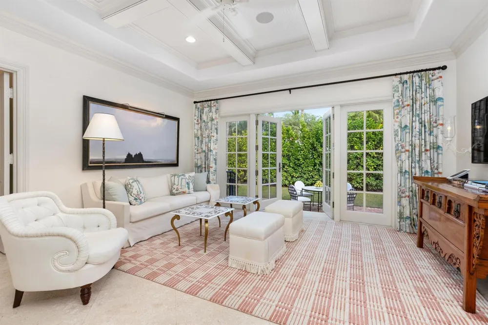 9 Via Vizcaya Palm Beach, FL 33480
