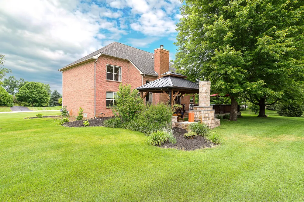 8757 Sydney Drive Saline, MI 48176
