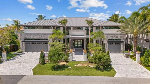 2839 NE 26th Place