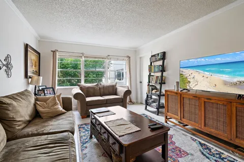 1516 S Lakeside Drive #207