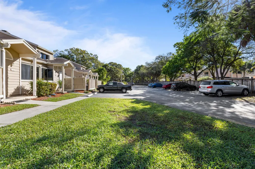 7176 Sportsmans Drive North Lauderdale, FL 33068