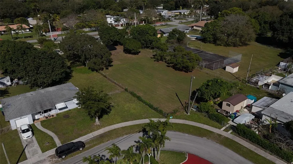 940 NW 151st Street Miami, FL 33169