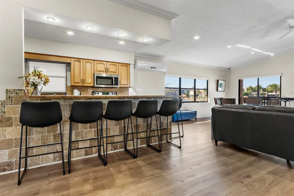 1167 Hillsboro Mile #709 Hillsboro Beach, FL 33062