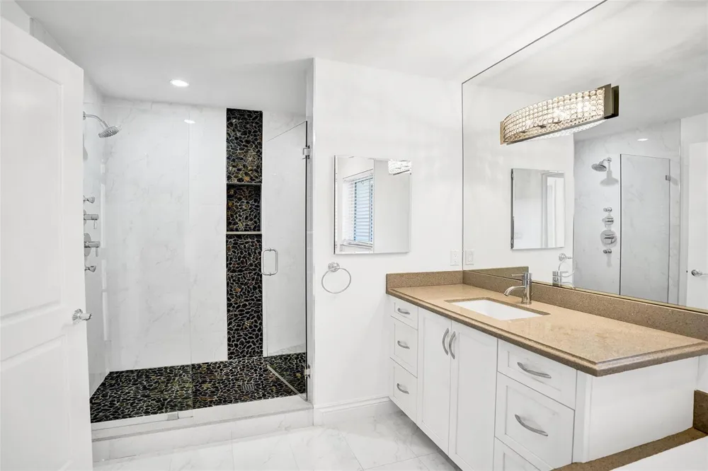 26 Cayuga Road Sea Ranch Lakes, FL 33308