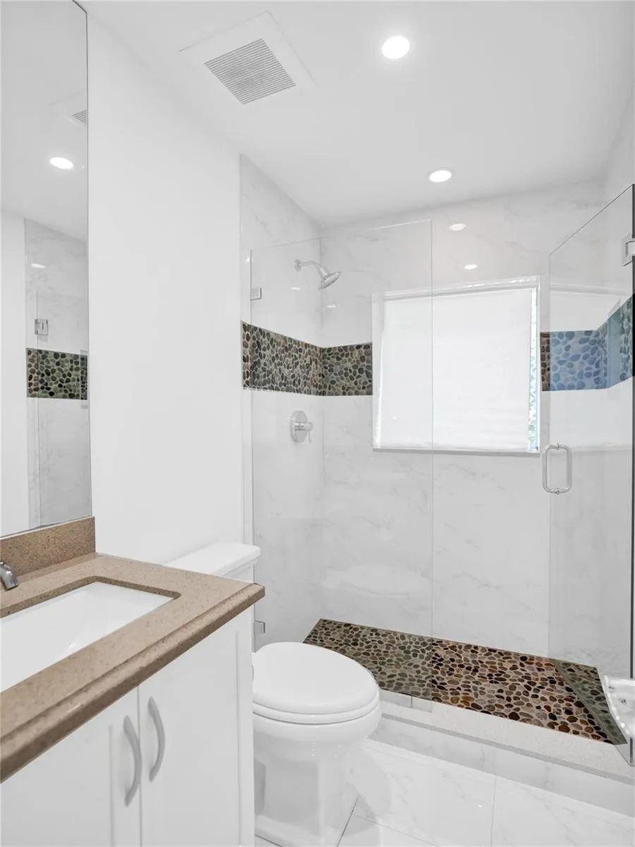 26 Cayuga Road Sea Ranch Lakes, FL 33308