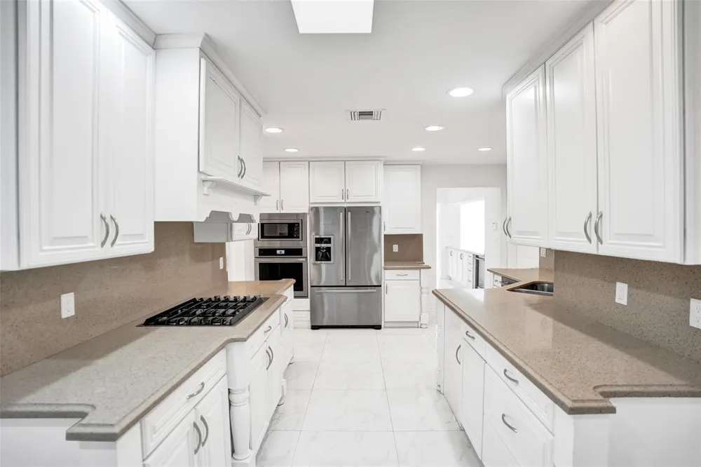 26 Cayuga Road Sea Ranch Lakes, FL 33308