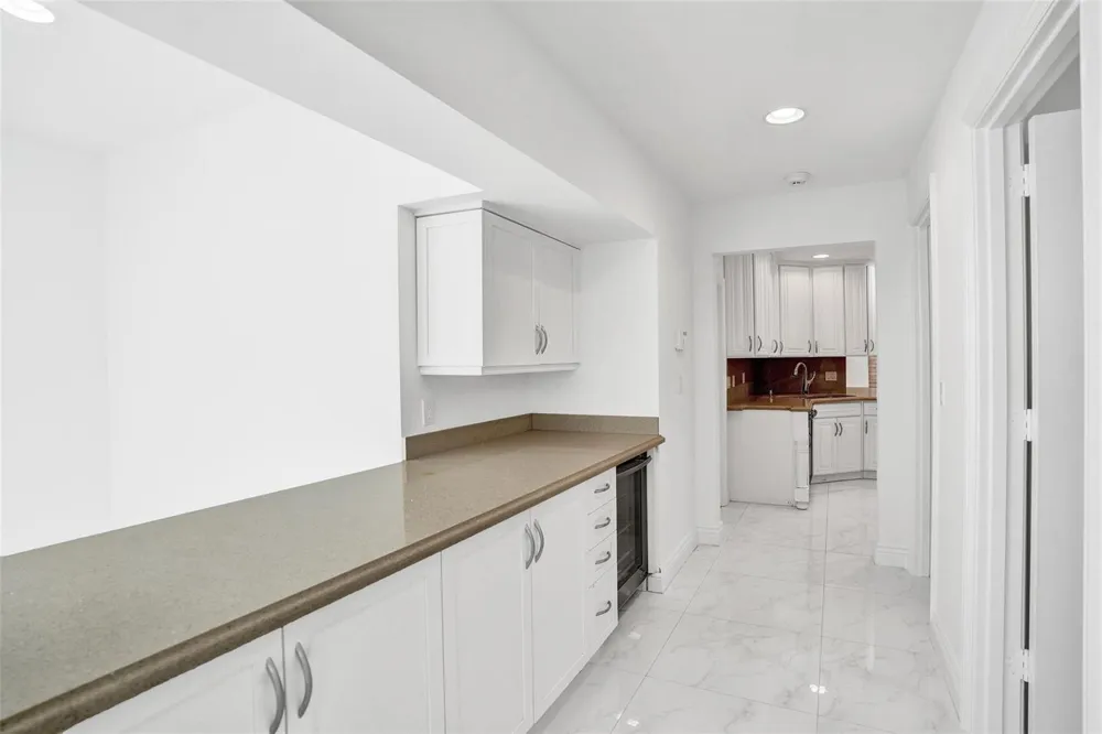 26 Cayuga Road Sea Ranch Lakes, FL 33308
