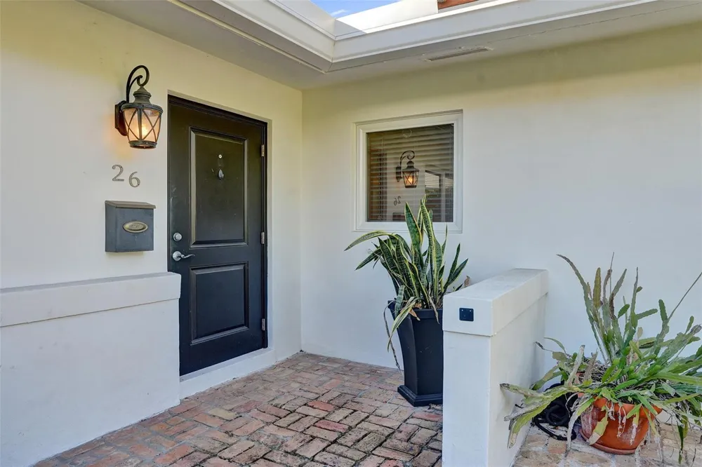 26 Cayuga Road Sea Ranch Lakes, FL 33308