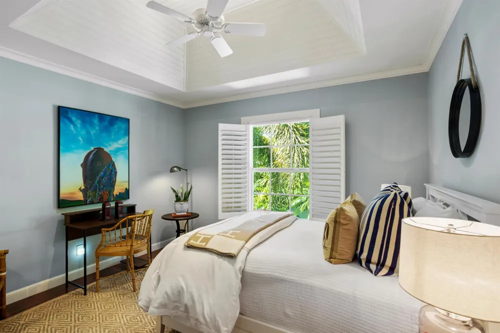 327 Arabian Road Palm Beach, FL 33480