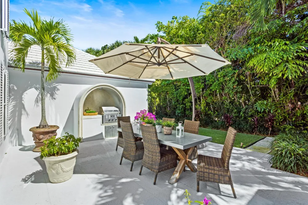 327 Arabian Road Palm Beach, FL 33480