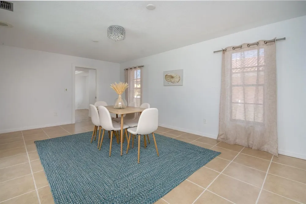 2504 Hibiscus Drive 
