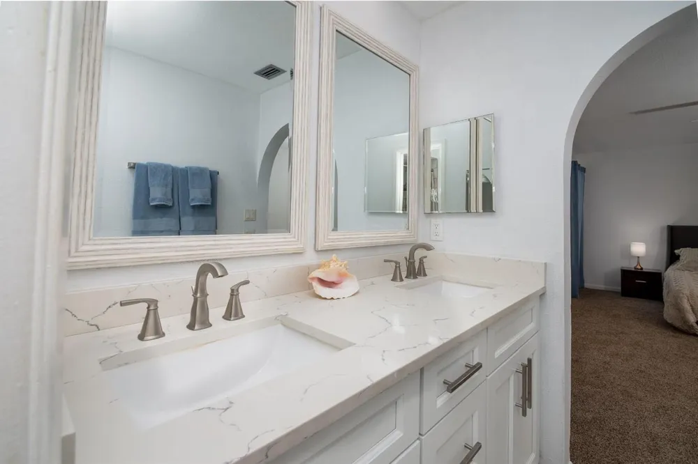2504 Hibiscus Drive 