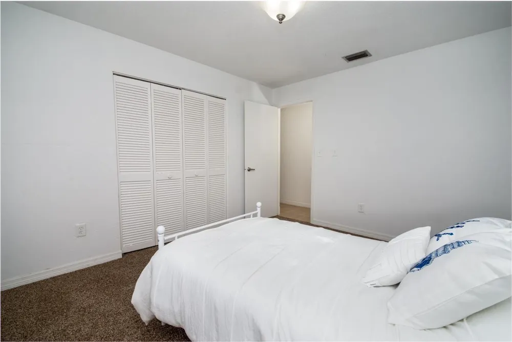 2504 Hibiscus Drive 