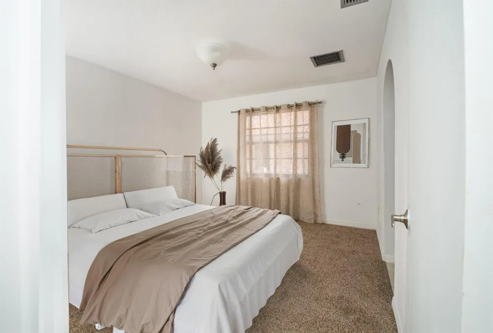 2504 Hibiscus Drive 