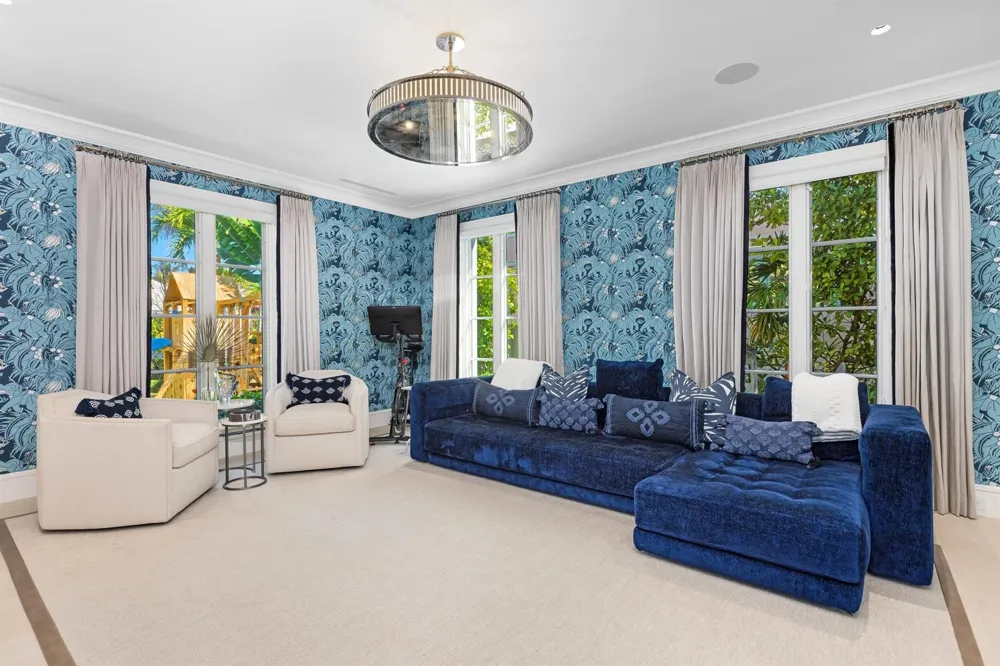 208 Sandpiper Drive Palm Beach, FL 33480