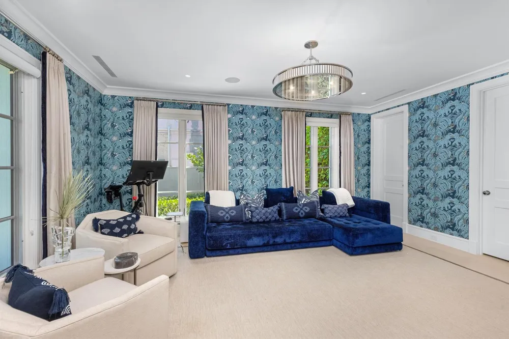 208 Sandpiper Drive Palm Beach, FL 33480