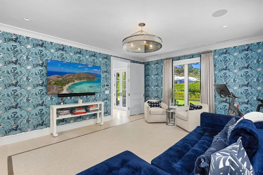 208 Sandpiper Drive Palm Beach, FL 33480