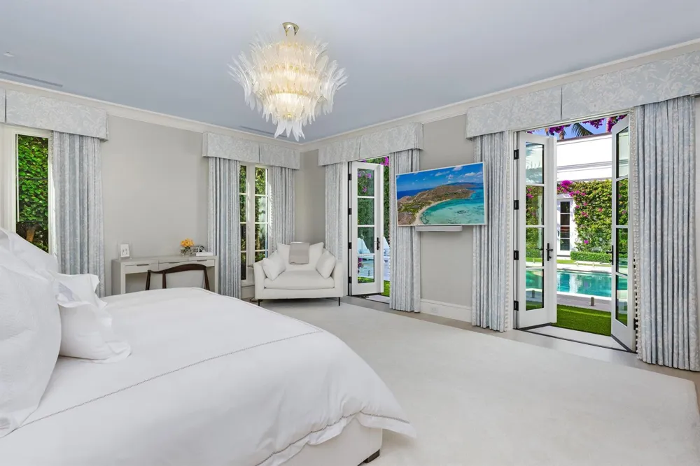 208 Sandpiper Drive Palm Beach, FL 33480