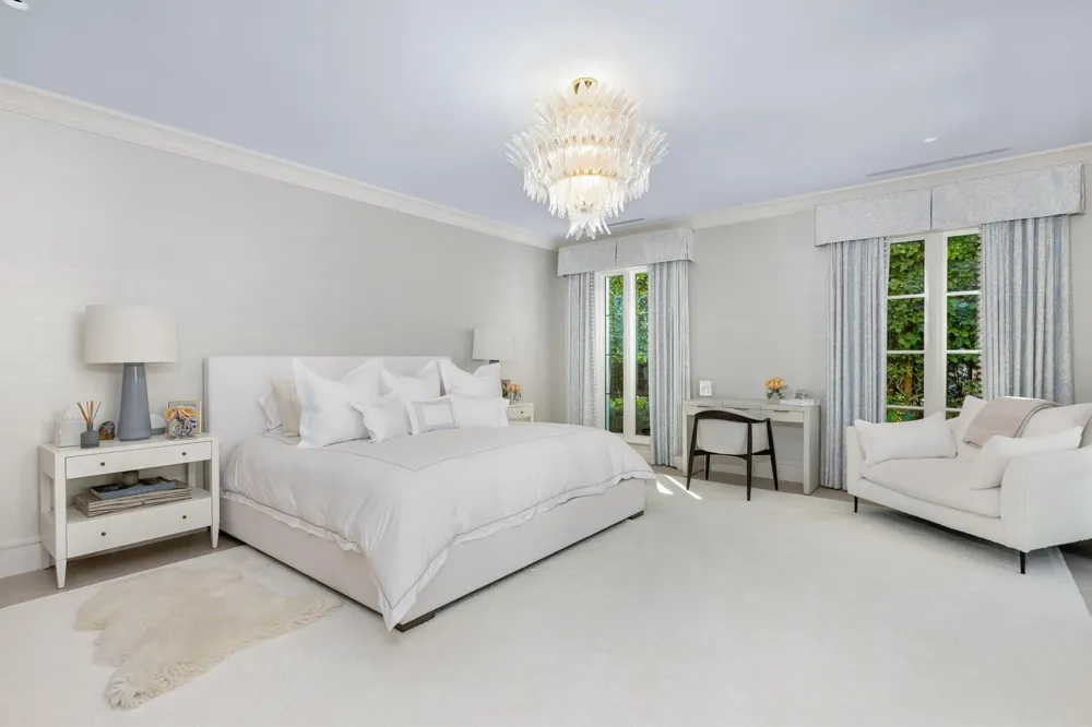 208 Sandpiper Drive Palm Beach, FL 33480