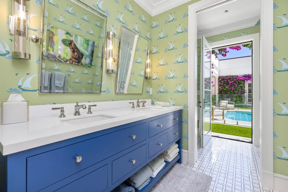 208 Sandpiper Drive Palm Beach, FL 33480