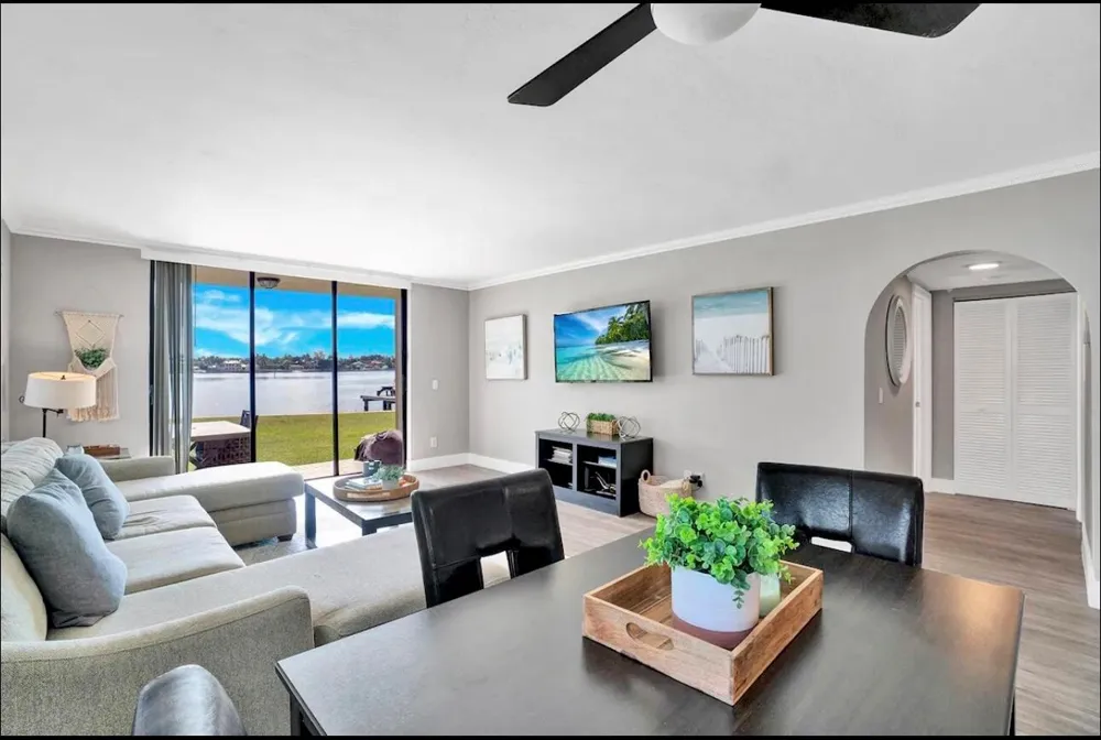 300 Croton Avenue #102 Lantana, FL 33462