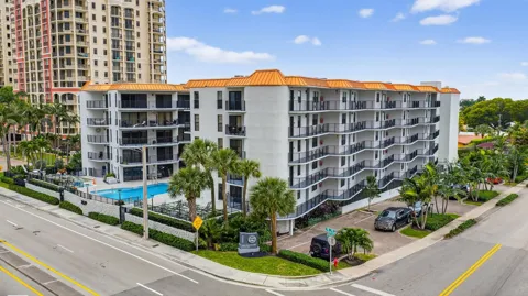 2029 Ocean Boulevard #509