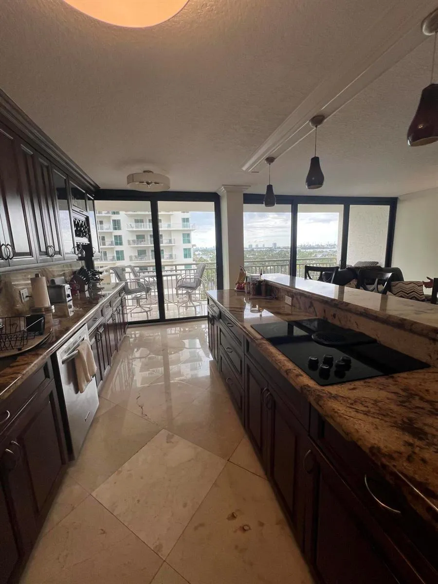 3400 Ocean Drive #906 Singer Island, FL 33404