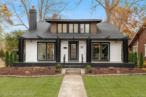 784 Barrington Road
