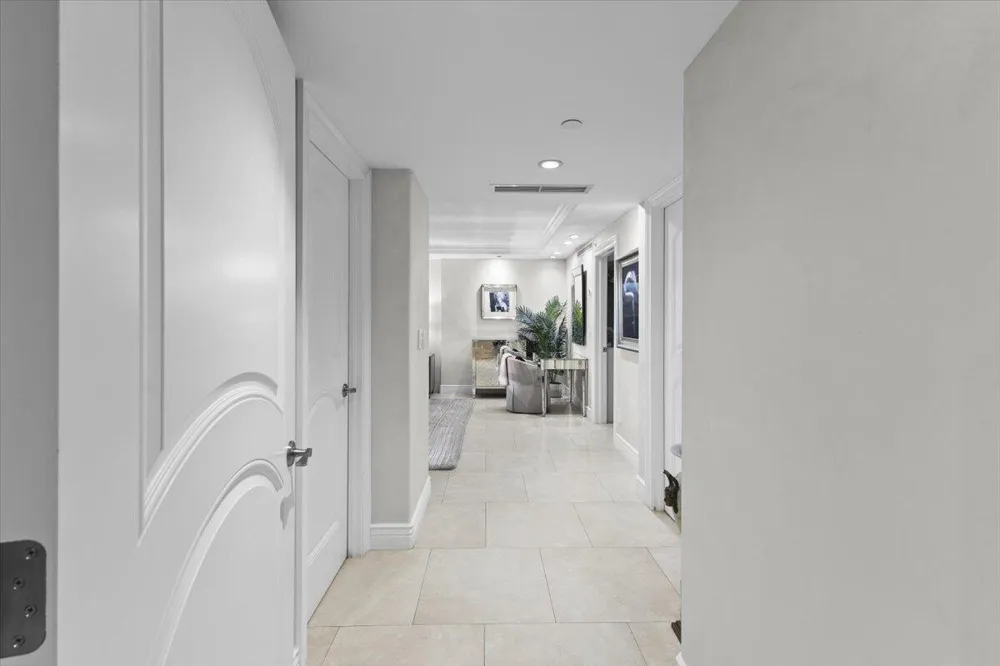 4605 S Ocean Boulevard #3b Highland Beach, FL 33487