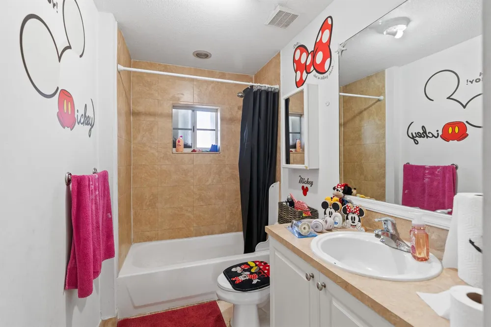 176 SE 2nd Street SE Deerfield Beach, FL 33441