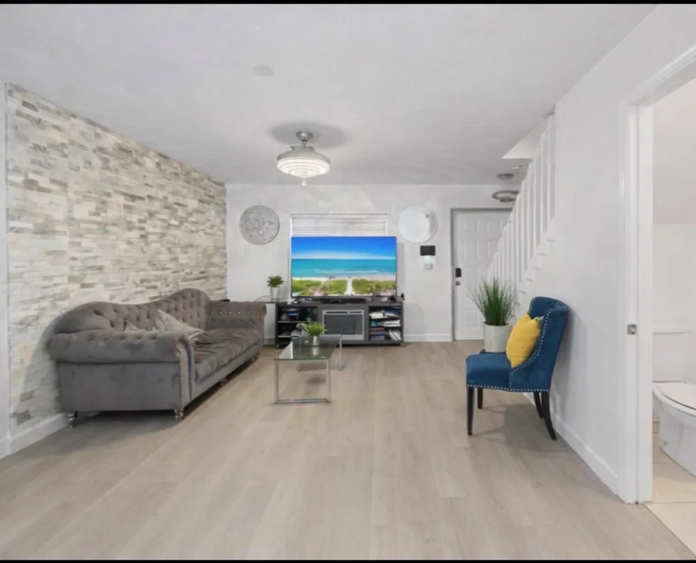 176 SE 2nd Street SE Deerfield Beach, FL 33441