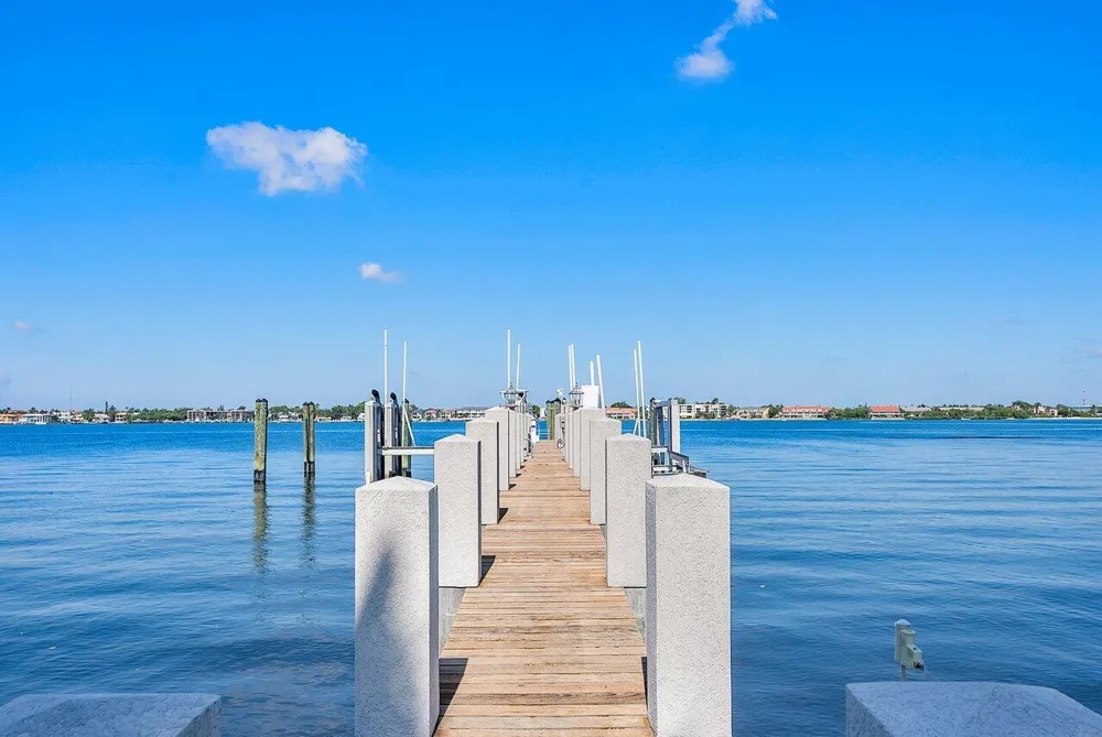 1880 S Ocean Boulevard Manalapan, FL 33462
