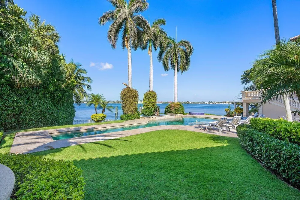 1880 S Ocean Boulevard Manalapan, FL 33462