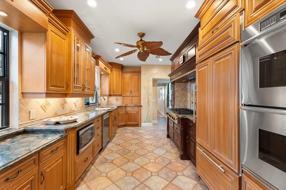 114 S Lake Drive Lantana, FL 33462