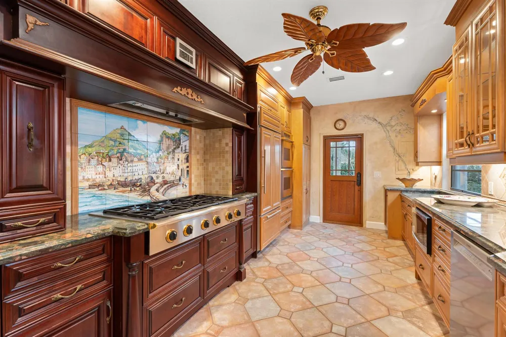 114 S Lake Drive Lantana, FL 33462