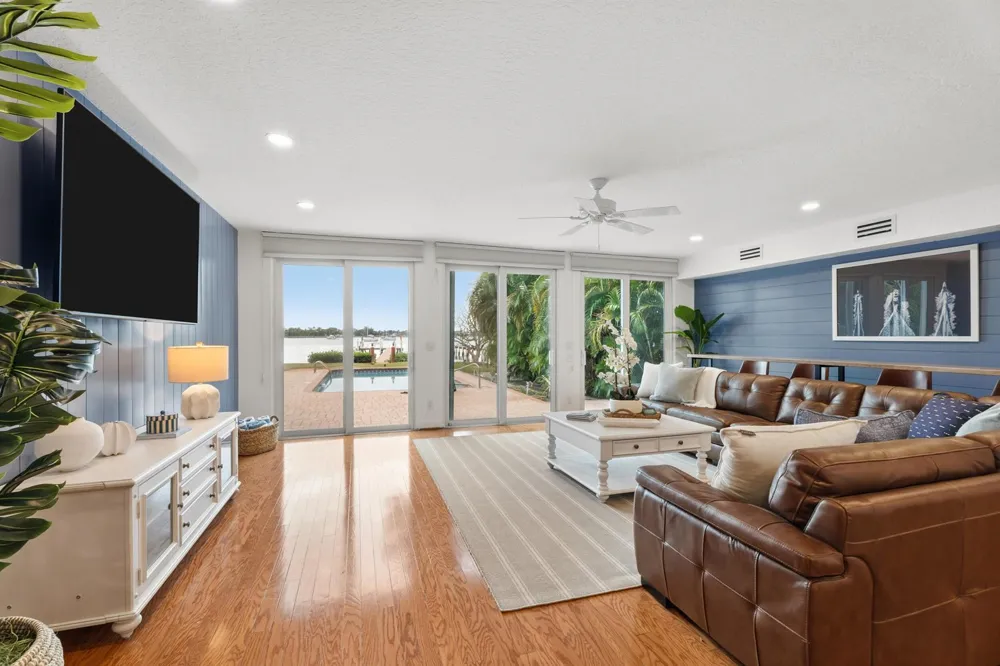 114 S Lake Drive Lantana, FL 33462