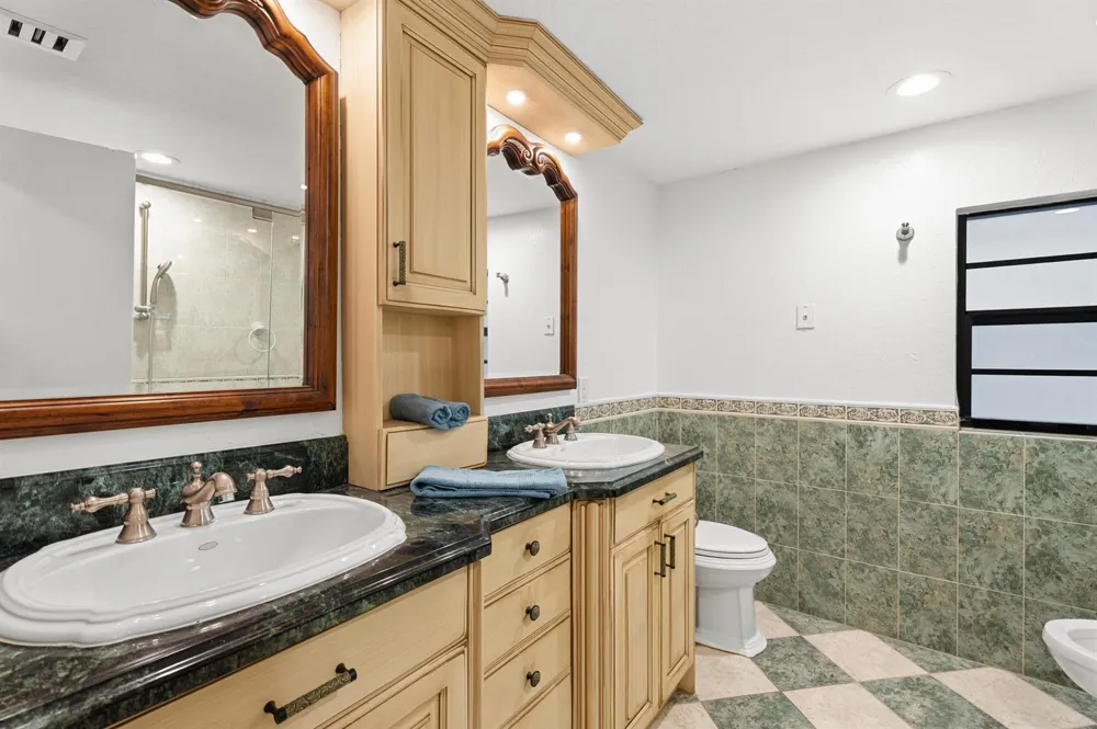 114 S Lake Drive Lantana, FL 33462