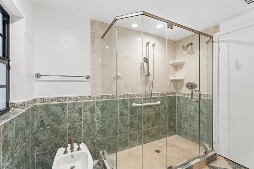 114 S Lake Drive Lantana, FL 33462