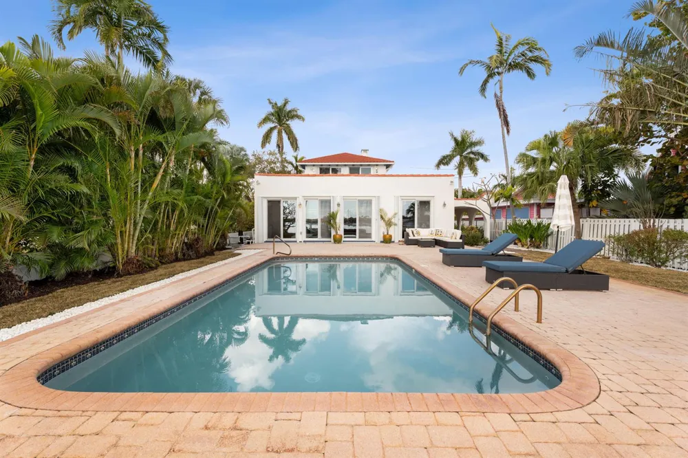 114 S Lake Drive Lantana, FL 33462