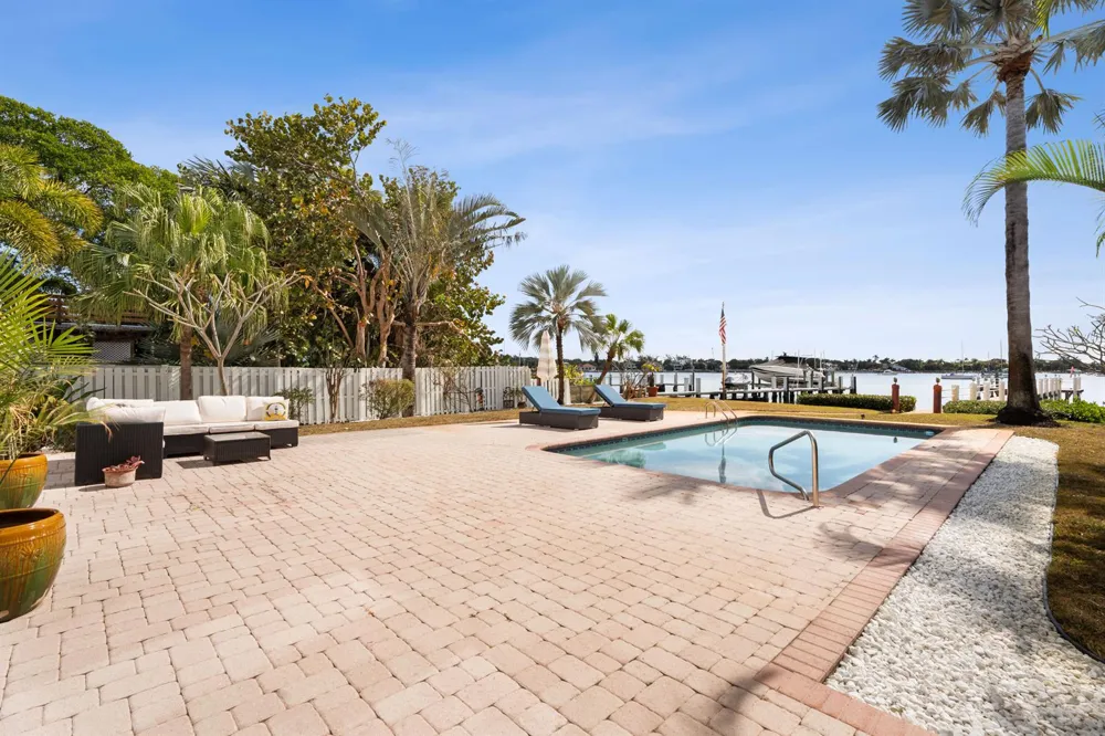 114 S Lake Drive Lantana, FL 33462