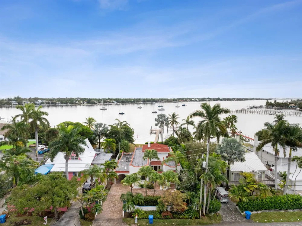 114 S Lake Drive Lantana, FL 33462