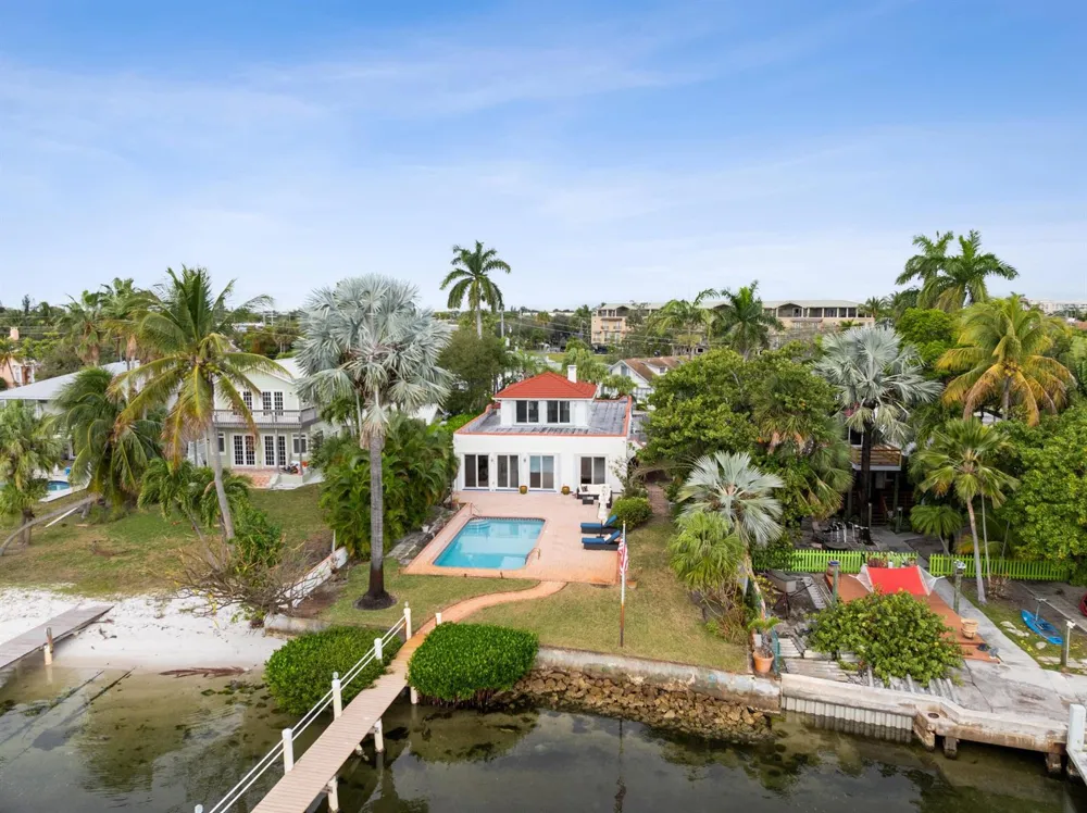 114 S Lake Drive Lantana, FL 33462