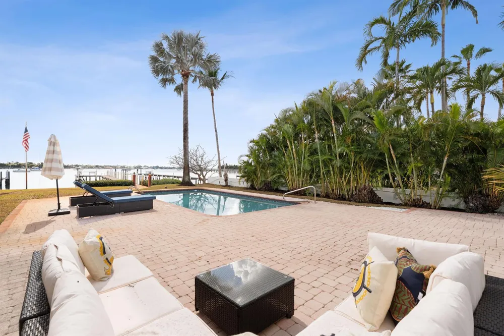 114 S Lake Drive Lantana, FL 33462