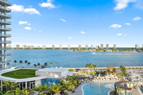 220 Lake Shore Drive #1008